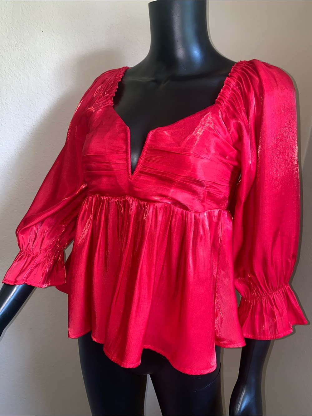 entro Red Peasant Blouse with Smocked Shoulders - Picture 3 of 11